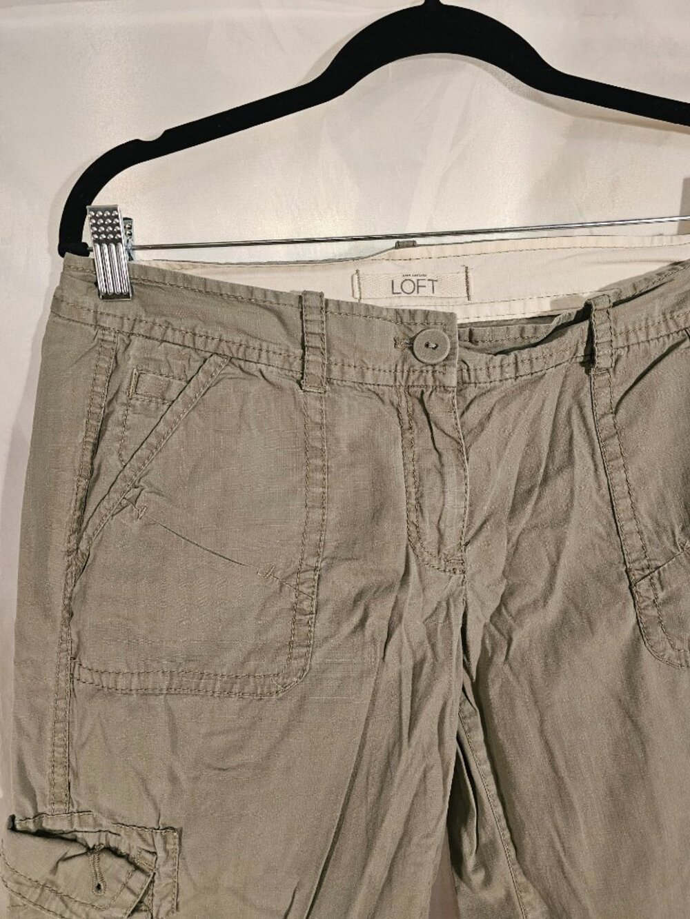 Loft cotton cargo capris. Size 6. - Picture 3 of 5